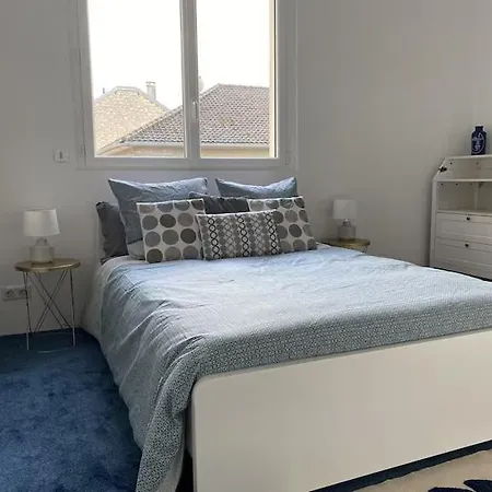 Spacieux Appartement 4 Chambres Centre De Reims Avec Arrivee Autonome Apartment