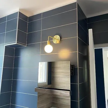 Spacieux Appartement 4 Chambres Centre De Reims Avec Arrivee Autonome *