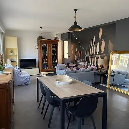 Spacieux Appartement 4 Chambres Centre De Reims Avec Arrivee Autonome Apartment *